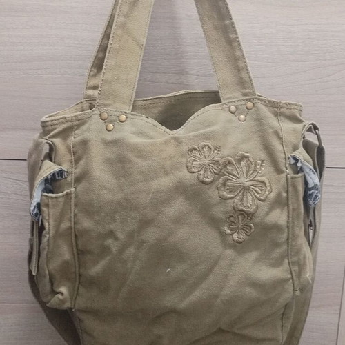 Admiral cargo crossbody bag like new, khaki with multiple pockets