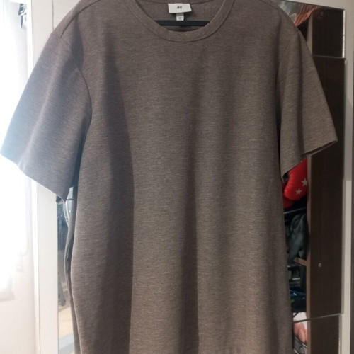 H&M gold T-shirt, large, new