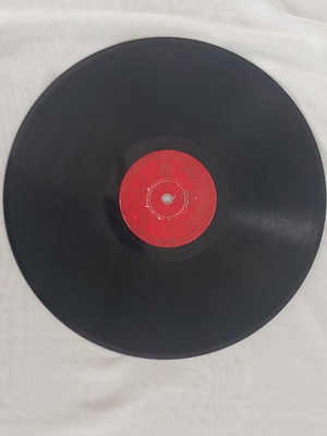 His Master's Voice 78 rpm record used, vintage laiko