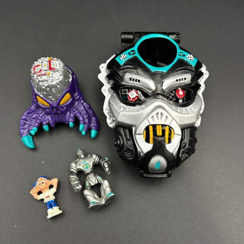 Mighty Max Horror Head Against Robot Droid Invader playset like new