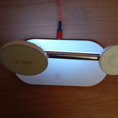 Tech Protect 3-in-1 wireless charger with light