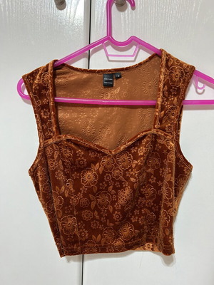 Shein embossed t-shirt size M used, orange