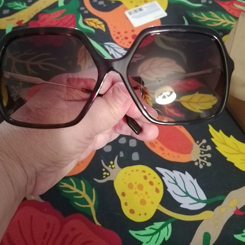 Burberry sunglasses like new, black