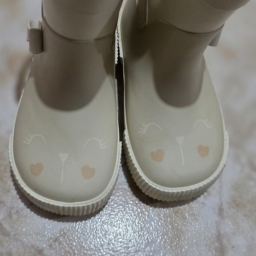 Galotses for girls size 23 with fur lining like new, beige boots