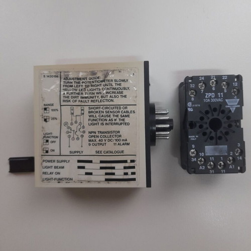 Ενισχυτής φωτοκυττάρων Carlo Gavazzi S 1420 156 230 σαν καινούργιο με βάση για ράγα