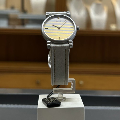 Seiko Quartz Vintage 1970s women's watch new