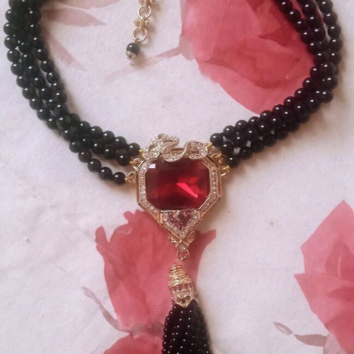 Necklace New With Black Pearls And Large Red Zircon