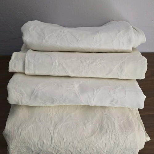 Luxury white jacquard fabrics pack of 4 like new