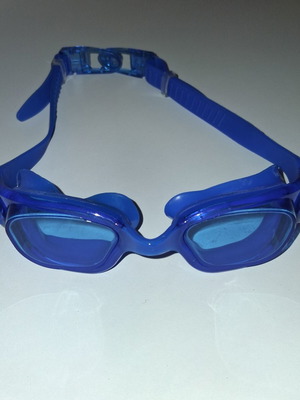 Swimming goggles like new