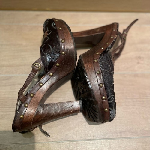 Clogs sandals used with wooden heel and pony leather, size 39