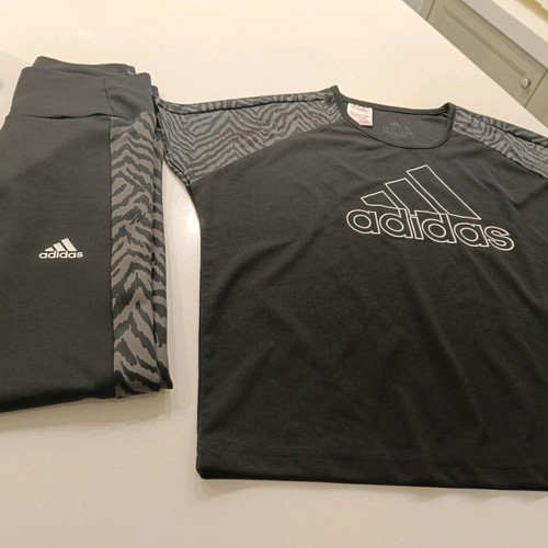 Adidas women's sports set like new, XS leggings, size 14-15 shirt