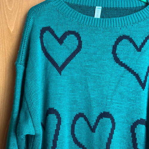Knitted green sweater with black hearts new