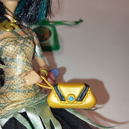 Monster High handbag for Cleo De Nile doll like new