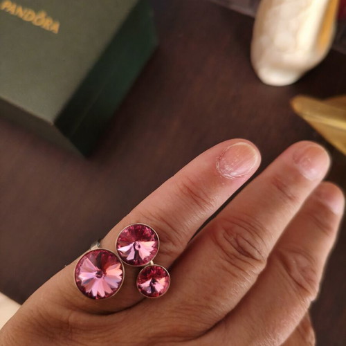 925 ring new with three large pink stones, adjustable