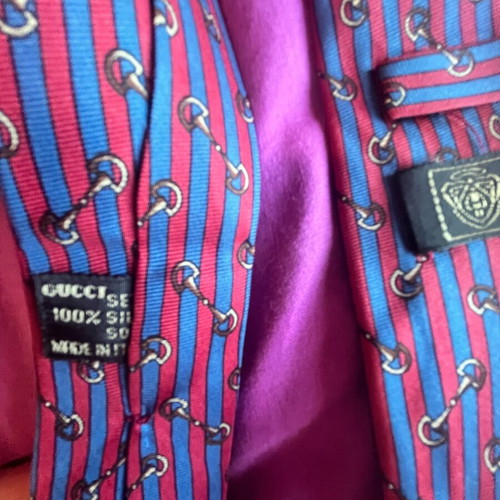 Gucci tie striped blue and red like new 100% silk