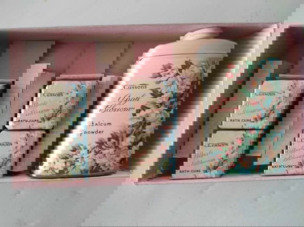 Σετ vintage καλλυντικών Cussons Apple Blossom