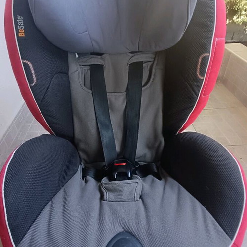 Be Safe izi Comfort Car Seat used with Isofix