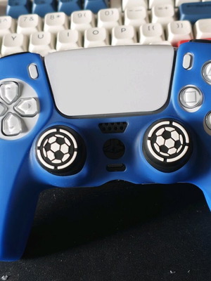 PS5 χειριστήριο μεταχειρισμένο με θήκη σιλικόνης και thump stick covers