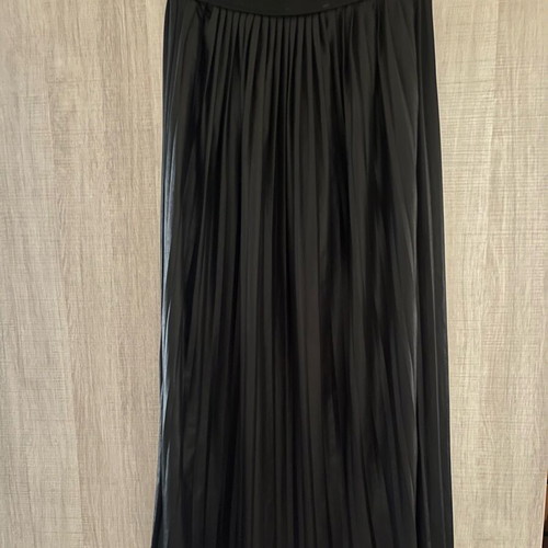Attrattivo pleated black skirt like new