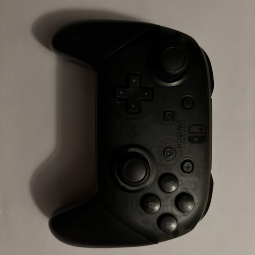 Nintendo Switch V2 with Pro Controller, Minecraft and FIFA 22