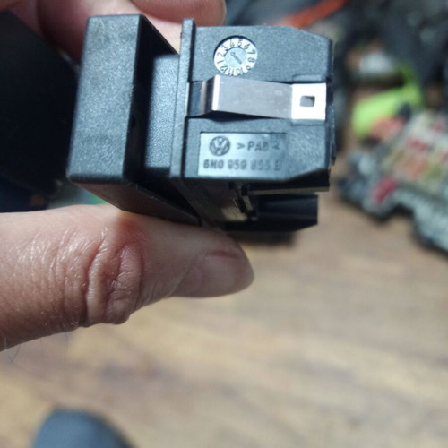 Button for electric windows VW Polo Classic used, 6N0959855B