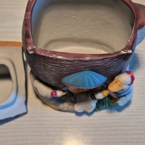 Clay pot used with 3D house and duck design