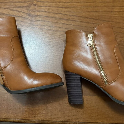 Leather ankle boots size 39 like new, brown