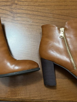 Leather ankle boots size 39 like new, brown