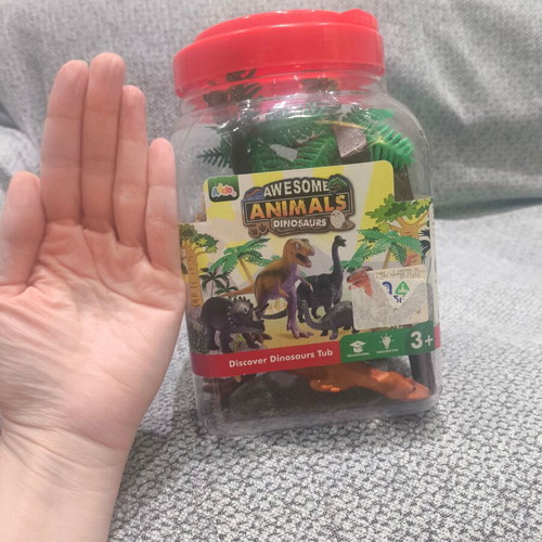 Dinosaur figure set like new, 9 figures with trees and sticks