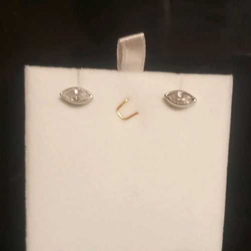 Silver 925 stud earrings with marquise cut like new