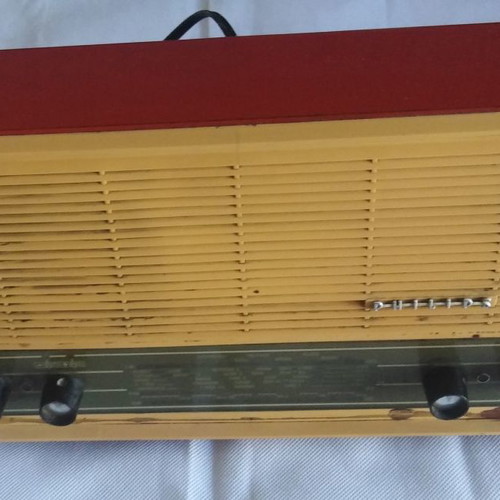 Philips vintage radio used, red color