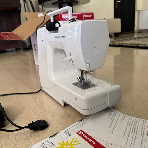Husqvarna Viking Electric Sewing Machine like new