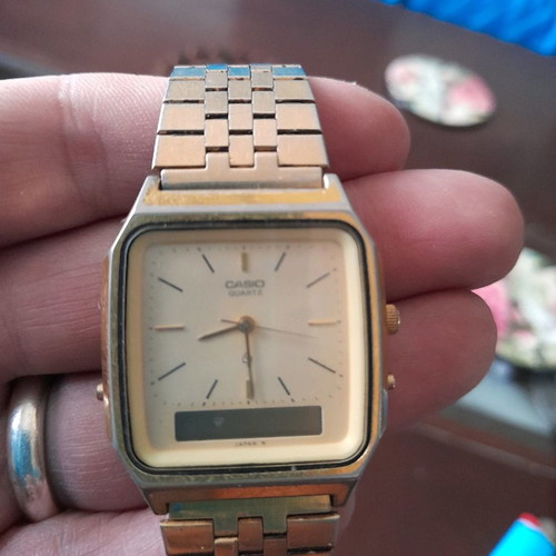Vintage αντρικό ρολόι Casio μεταχειρισμένο με θήκη, χρυσο