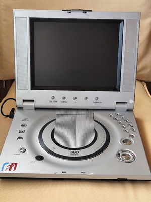 Retro Portable Player 4-in-1 F&U DVP 6051 like new for parts or repair