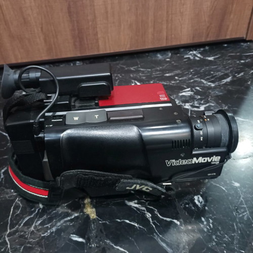 JVC GR-C7E video camera used, excellent condition, cassette