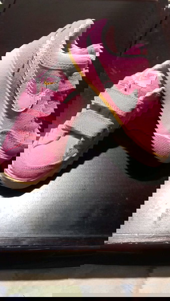 Ροζ αθλητικά παπούτσια Nike No 23,5