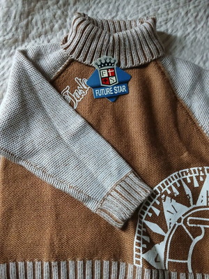 Future Star sweater new for 5 years beige and brown
