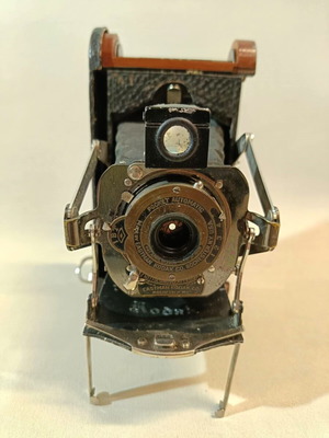 Folding pocket Kodak No 1 Model E folding camera used