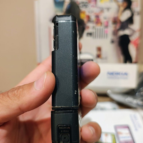 Nokia 3250 phone with box