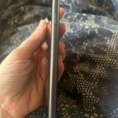 iPhone 8 like new, excellent condition