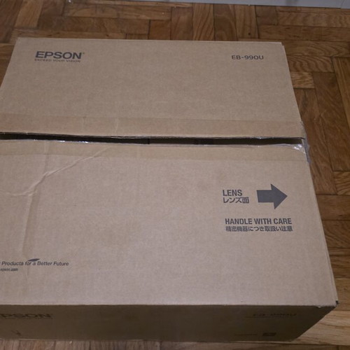 Epson H867B EB-990U EEB projector new condition