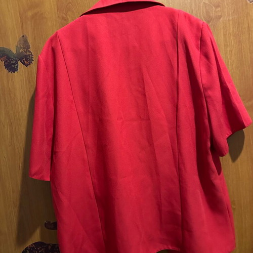 Red outerwear like new, size 16/42