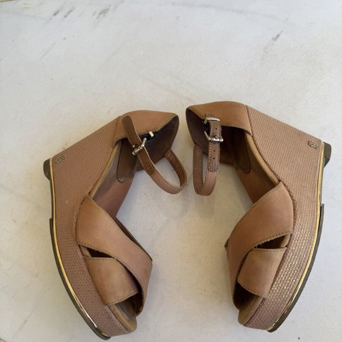Tommy Hilfiger beige wedge sandals used, size 40