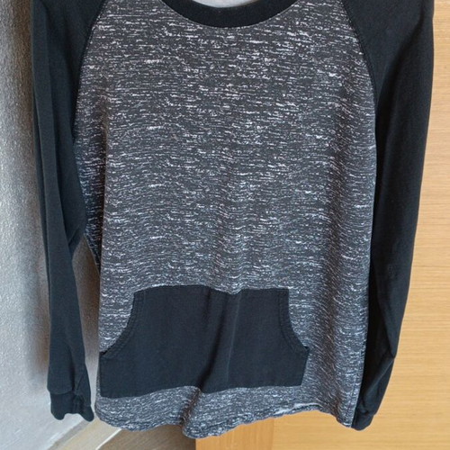 Sweatshirt used, size 152 cm, black and gray