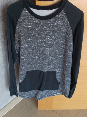 Sweatshirt used, size 152 cm, black and gray