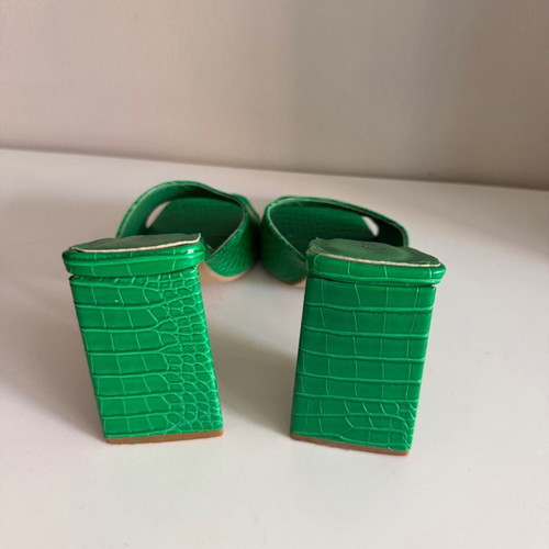 Peep toe green croco shoes like new, size 38