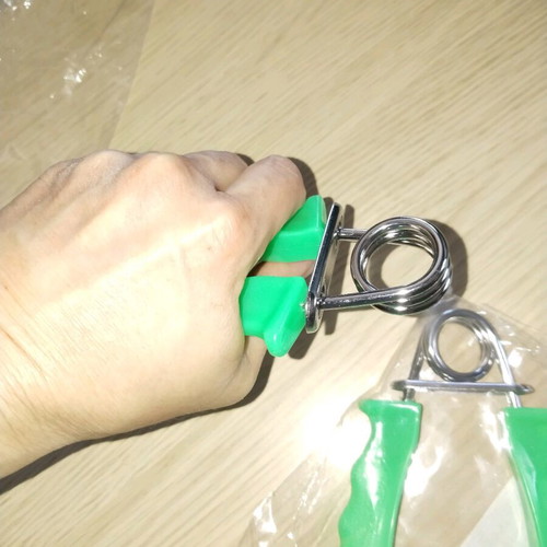 Hand Strengtheners new, set of 2, green color