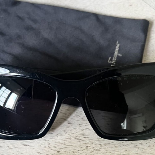 Salvatore Ferragamo Sunglasses like new, black