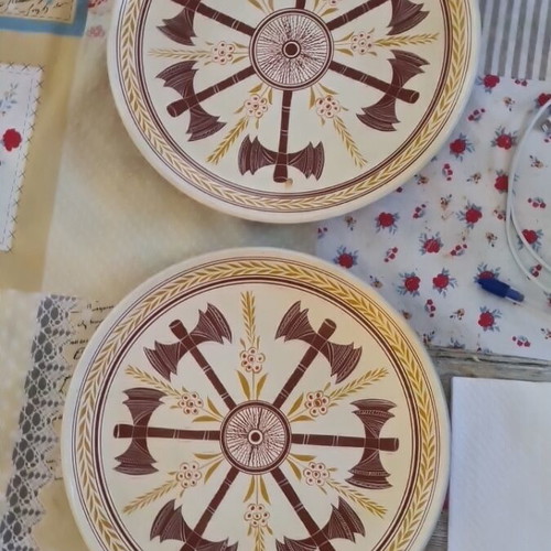 Ceramic wall plates like new, set of 2 pieces