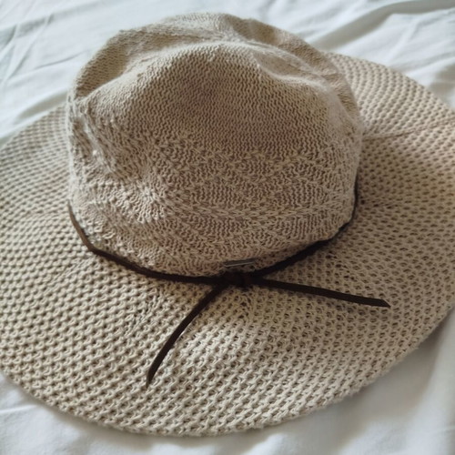 Pepe Jeans knitted hat beige like new